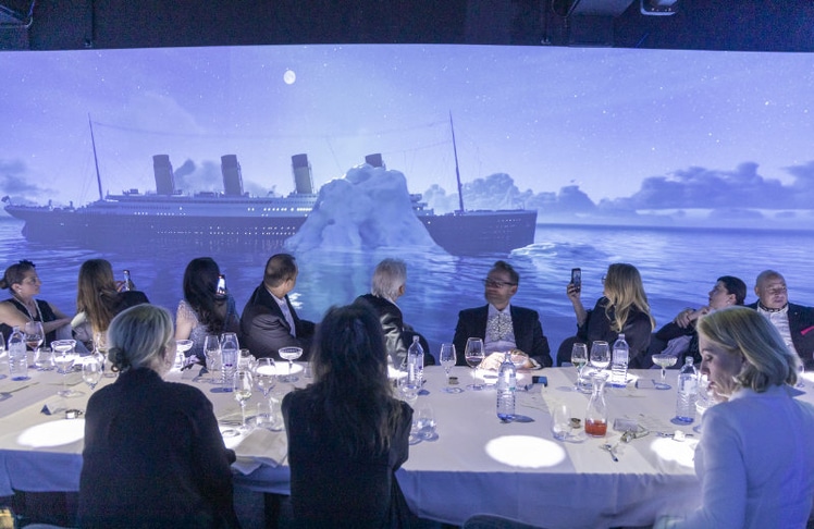 Das Erlebnisdinner verbindet immersive 360-Grad-Projektionen und epische Musik mit Fine Dining.