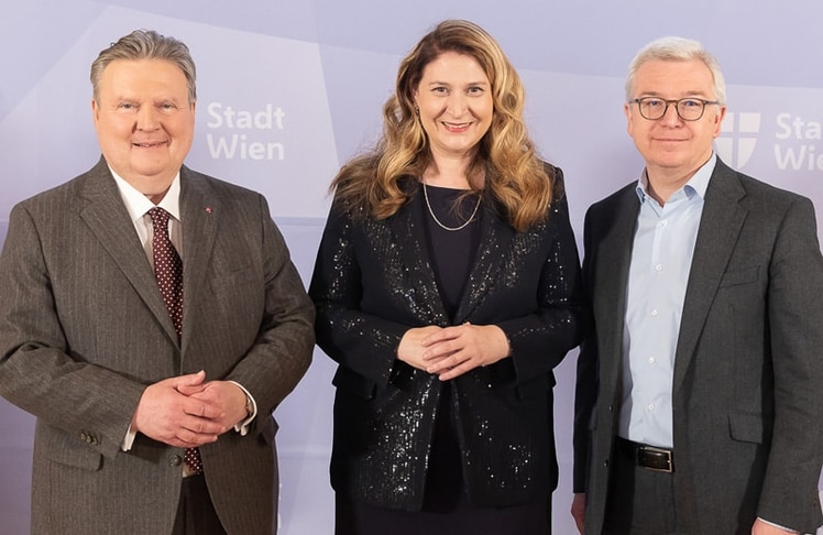 V.l.n.r.: Bürgermeister Michael Ludwig, Vizebürgermeisterin und Wirtschaftsstadträtin Barbara Novak und Generaldirektor der Raiffeisen-Holding Niederösterreich-Wien Michael Höllerer 
