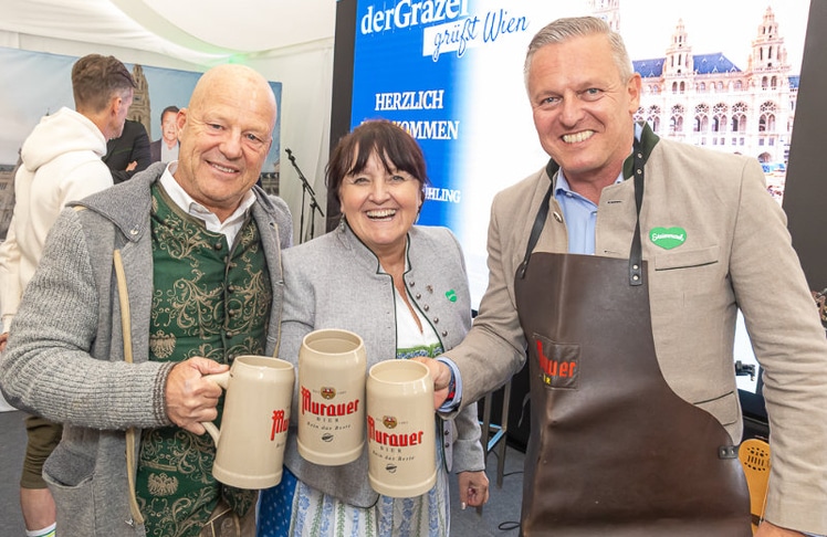 V.l.n.r.: Gerhard Goldbrich (Geschäftsführung Der Grazer), Manuela Khom (Landeshauptmann-Stellvertreterin Steiermark) und Mario Kunasek (Landeshauptmann Steiermark). © LEADERSNET / C. Mikes