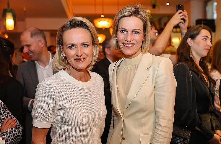 Skistars Alexandra Meissnitzer (l.) und Marlies Raich. © LEADERSNET / G. Langegger