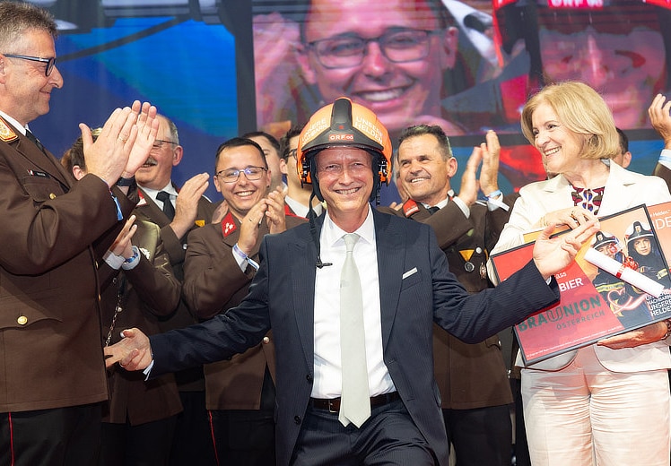 Promiauflauf beim Maicocktail des ORF Oberösterreich