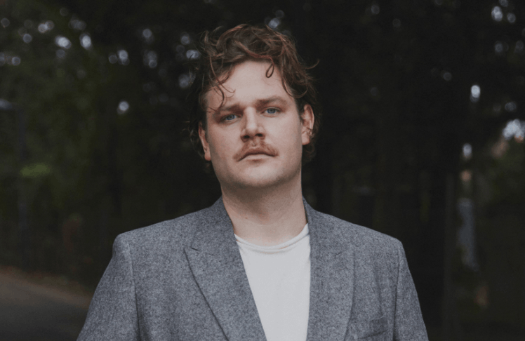 Der Schauspieler Dominic Marcus Singer im LEADERSNET-Interview. 