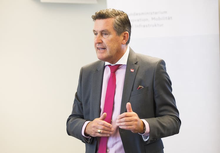 Österreichs KI-Nachwuchs präsentierte Peter Hanke konkrete Zukunftsprojekte