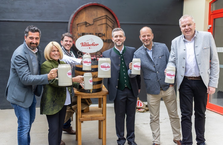 V.l.n.r.: Oliver Plieschnig (Verkaufsleiter, Brau Union), Gerda Sandriesser (Vizebürgermeisterin, Stadt Villach), Lukas Scharf (Braumeister, Villacher Stadtbrauerei), Michael Poetscher (Geschäftsführer, Craftvoll), Hans Böhm (Vorstandsvorsitzender, Brau Union Österreich) und Sepp Mayer (Verkaufsleiter, Brau Union).
