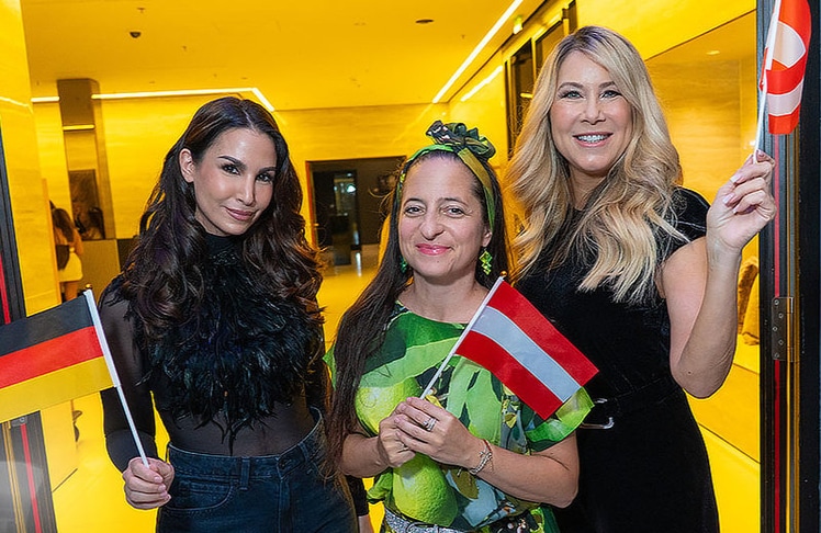 V.l.n.r.: Schauspielerin Sıla Şahin-Radlinger, Kabarettistin Caroline Athanasiadis und Schlagerstar Simone Stelzer.