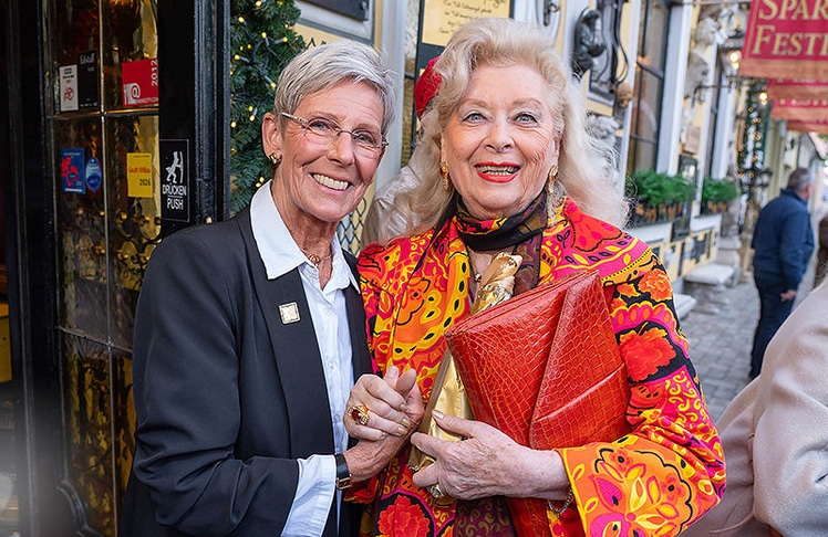 Ex-Eiskunstlauf-Olympiasiegerin Trixi Schuba (l.) und Grande Dame der Wiener Society Birgit Sarata. © Andreas Tischler