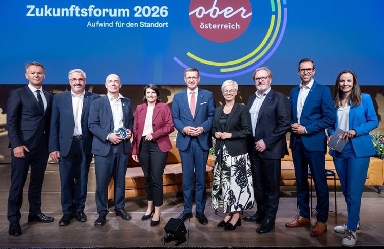 V.l.n.r.: Werner Pamminger (GF Business Upper Austria), Andreas Stangl (Präsident AK OÖ), Harald Leitenmüller (Microsoft Österreich), Wirtschafts-Landesrat Markus Achleitner, Doris Hummer (Präsidentin WK OÖ), Thomas Bründl (Präsident IV OÖ), Christoph Knogler (GF KEBA Group) und Moderatorin Elisabeth Eidenberger © Roland Pelzl/Cityfoto