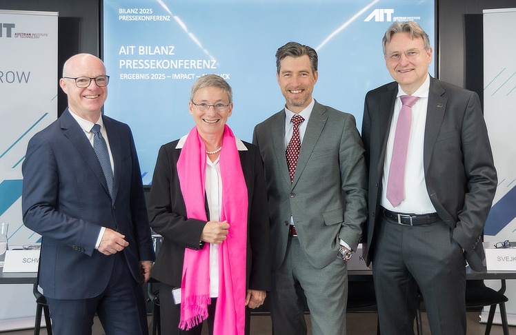 V.l.n.r.: Peter Schwab (Vorsitzender des AIT-Aufsichtrats), Brigitte Bach (AIT Managing Director & Spokesperson of the AIT-Management), Alexander Svejkovsky (AIT Managing Director) und Andreas Kugi (AIT Scientific Director).