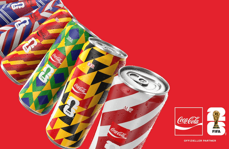 Coca-Cola Österreich bringt mit Sammeldosen im Nationen-Look sowie exklusiven Panini-Specials und der "Football Bottle" WM-Stimmung ins Regal.
