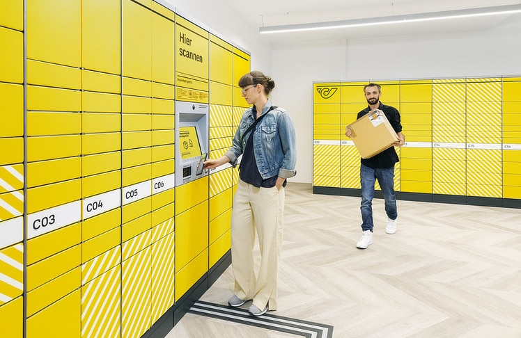 Käufer:innen können Pakete direkt in eine der über 1.600 rund um die Uhr verfügbaren Poststationen liefern lassen. (Symbolbild)