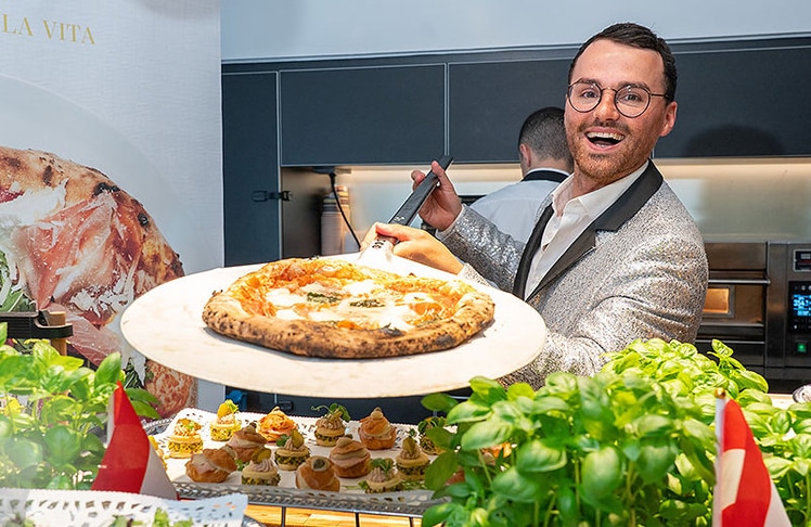 Star-Gastronom Luigi Barbaro sorgte mit italienischen Spezialitäten für die Verpflegung bei der ESC-Watchparty.