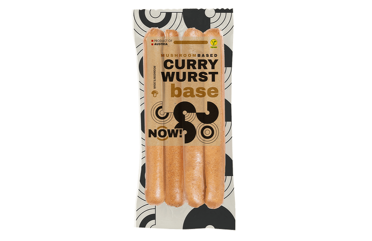 ...sowie mushroombased Curry Wurst.