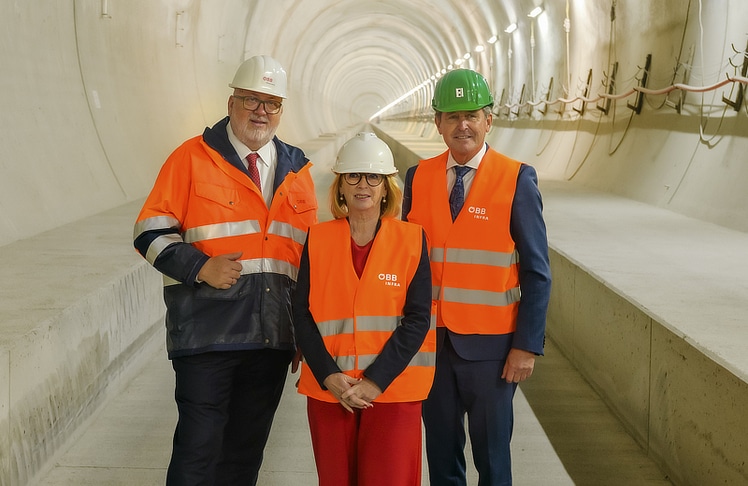 V.l.n.r.: ÖBB CEO Andreas Matthä, Dritte Nationalratspräsidentin Doris Bures und Mobilitätsminister Peter Hanke (BMIMI) bei der Erstdurchfahrt durch den Semmering-Basistunnel © ÖBB/Ebner