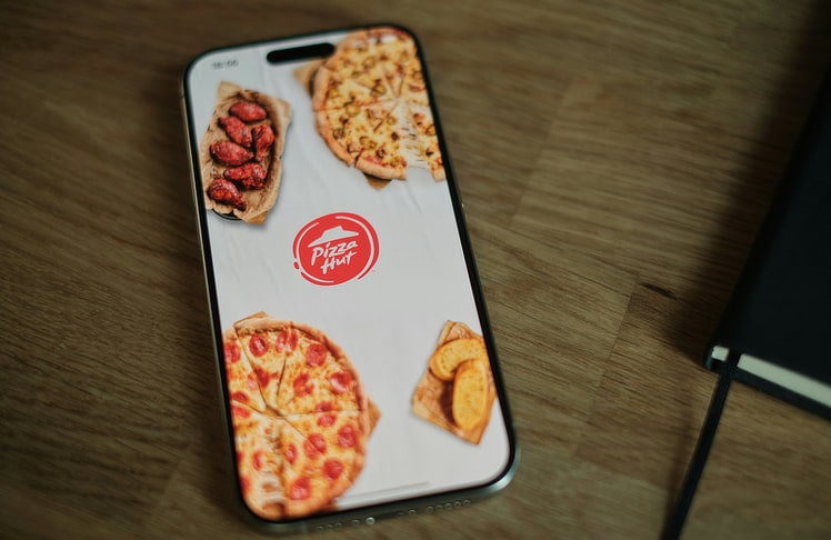 Eine KI-basierte Lieferplattform bringt Pizza Hut in den USA juristisch unter Druck. (Symbolbild)