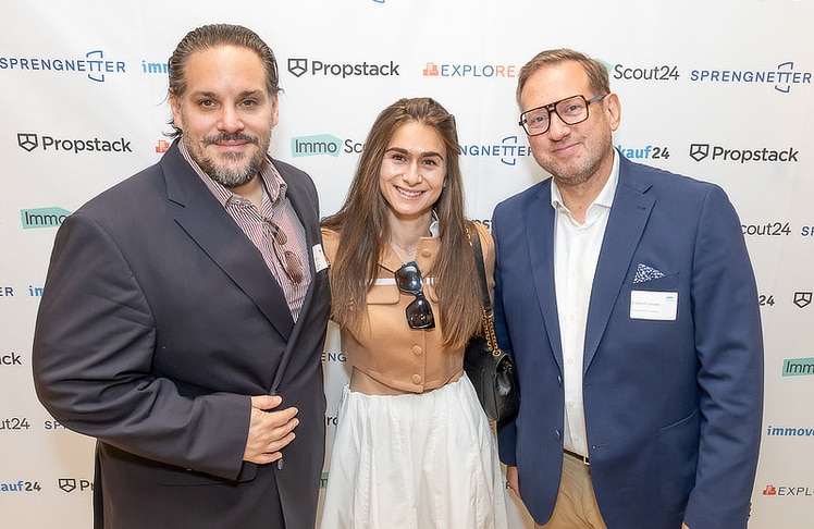 V.l.n.r.: Sascha Haimovici (Geschäftsf. Gesellschafter, IMMOcontract), Tsvetilena Galabinova (Immobilienfachberaterin, IMMOcontract) und Friedrich Csörgits (Herausgeber LEADERSNET Immobilien).