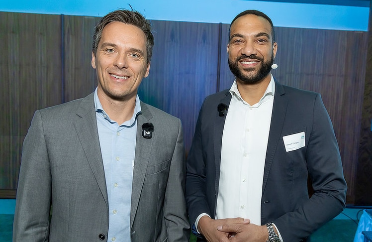 V.l.n.r.: Markus Dejmek (GF, ImmoScout24 Österreich) und Joseph Obiegbu (GF, ImmoScout24 Österreich & Exploreal).
