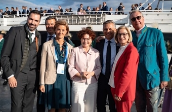 Top-Entscheider netzwerkten bei traditioneller Wachau-Schifffahrt