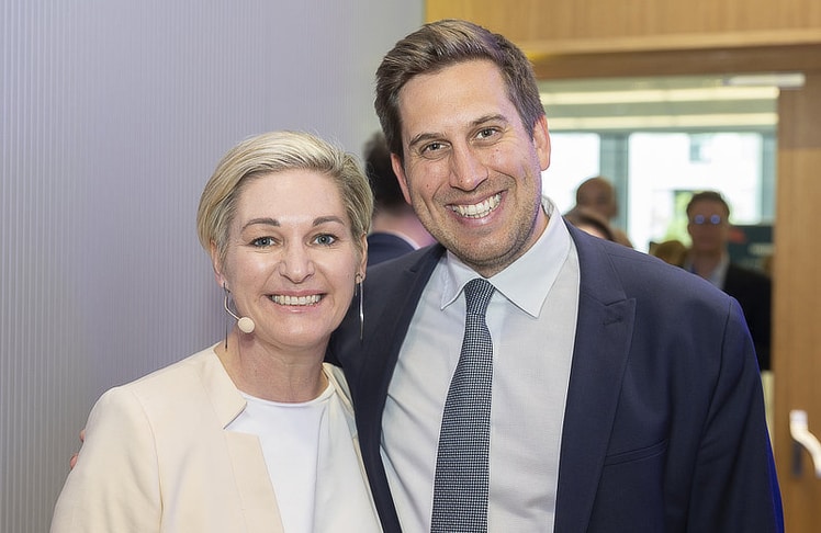 Moderatorin Bettina Blumenthal mit Staatssekretär Alexander Pröll. © LEADERSNET /R. Brunhölzl