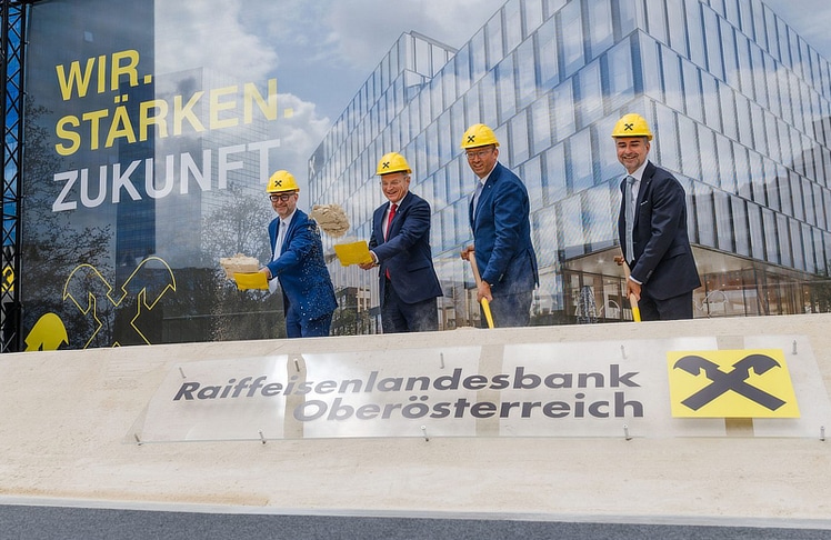 V.l.n.r.: Bürgermeister der Stadt Linz Dietmar Prammer, OÖ Landeshauptmann Thomas Stelzer, RLB OÖ-Generaldirektor Reinhard Schwendtbauer, Beteiligungs- und Immobilienvorstand der RLB OÖ Gerald Aichhorn © Elephants 5 
