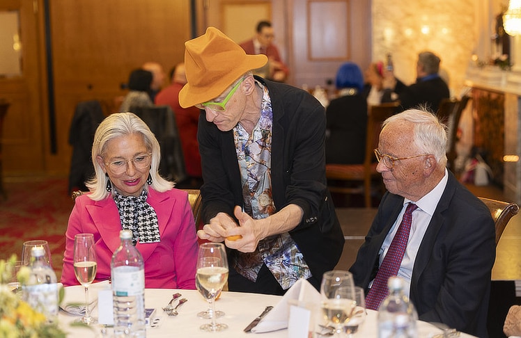 Bundesminister a.D. Werner Fasslabend und Gattin Martina ließen sich zu Tisch verzaubern. © LEADERSNET / R. Brunhölzl
