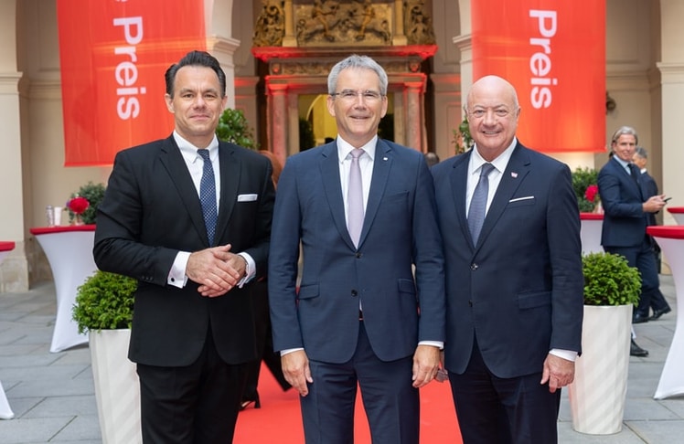 V.l.n.r.: Wiener Börse-CEO Christoph Boschan, VIG-CEO Hartwig Löger und Bundeskanzler Christian Stocker