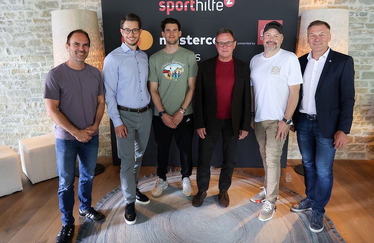 V.l.n.r.: Gernot Uhlir (Sporthilfe), Michael Brönner (Mastercard), Dominic Thiem, Ralf Rangnick, Sepp Kröll (Wiesergut) und Reinhard Pohn (Generali) © GEPA pictures/Sporthilfe