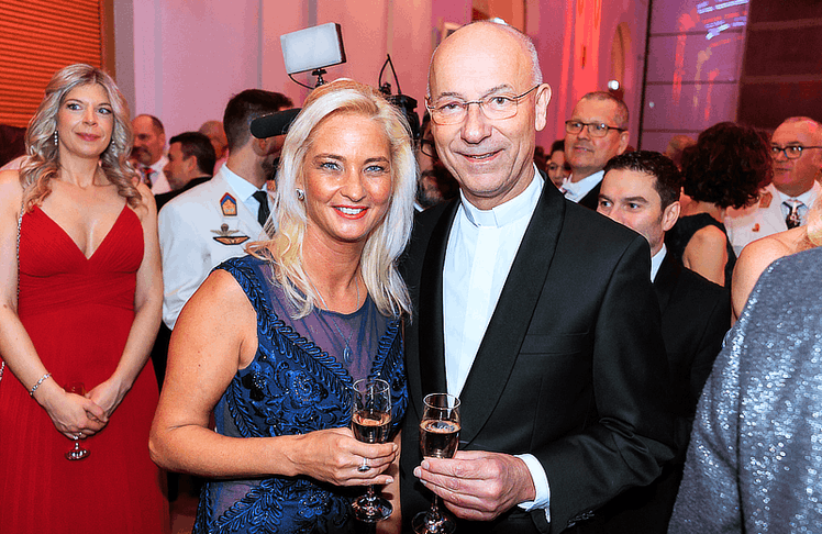 Natalie Nemec und Toni Faber auf dem Ball der Offiziere 2026 © LEADERSNET/ A. Felten