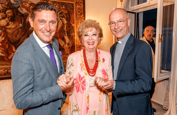 V.l.n.r: Peter Hanke, Birgit Sarata und Toni Faber 2019 beim Cocktailempfang © LEADERSNET/ A. Felten 