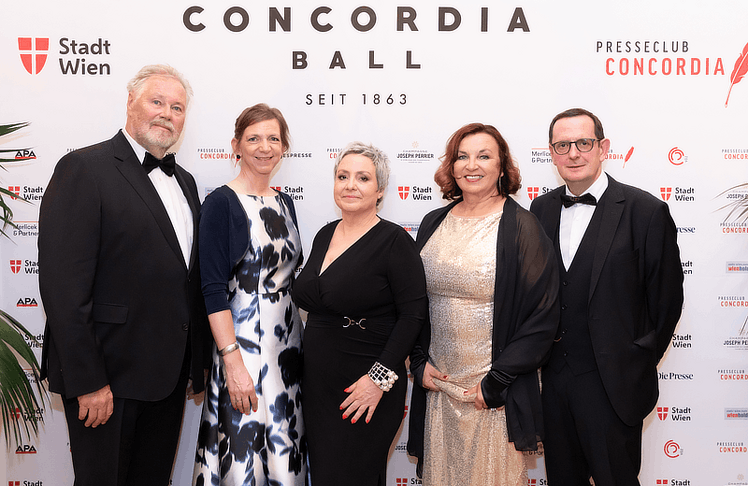 V.l.n.r.: Helmut Spudich (Concordia-Vizepräsident, everythingmedia), Katharina Schell (stv. Chefredakteurin APA, Concordia-Vizepräsidentin), Generalsekretärin Daniela Kraus, Petra Stuiber (Concordia-Vizepräsidentin, stv. Chefredakteurin Der Standard) und Wolfgang Sablatnig (Präsident Presserat, Korrespondent Tiroler Tageszeitung) © Concordia Ball/APA-Fotoservice/Jana Madzigon