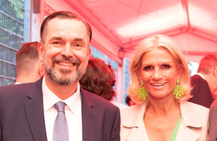 Neben APA-CEO Clemens Pig gab am letzten Tag der Frist auch ORF-3-Geschäftsführerin Kathrin Zierhut-Kunz ihre Bewerbung bekannt.