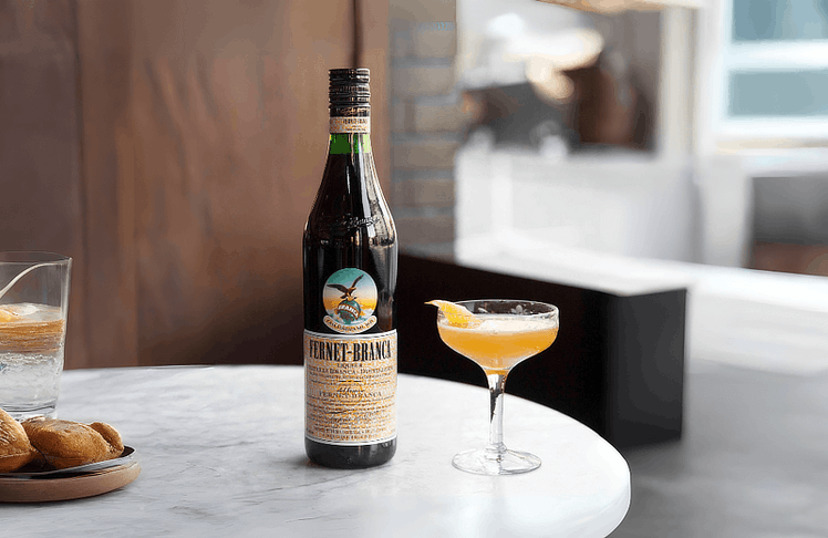 Johann 1857 übernimmt das Markenportfolio von Fratelli Branca in Österreich – darunter auch Fernet-Branca. 