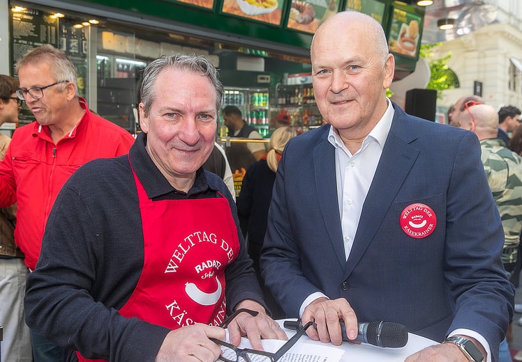 Zum Welttag der Käsekrainer erklang in Wien der "Radatzky Marsch"