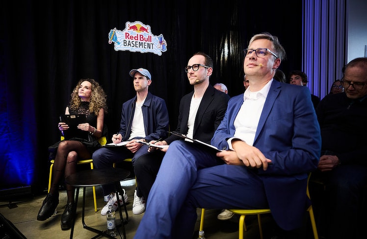 Die Jury (v.l.n.r.): Gründerin und Unternehmerin Victoria Neuhofer, Ex-Tennisstar und Unternehmer Dominic Thiem, Microsoft-Österreich-Manager Georg Leitgeb sowie AMD-Marketingexperte Christian Dotzauer.