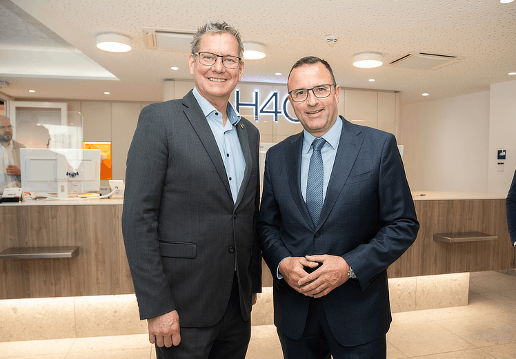 Ribbon Cutting im H4O Dental Life Center markierte offiziellen Start