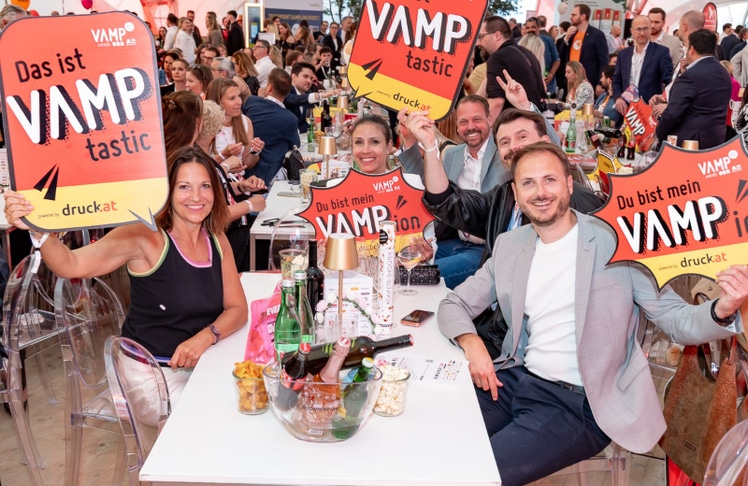 Ausgelassene Stimmung bei den Vamp Awards in der Rösthalle © LEADERSNET/C. Mikes