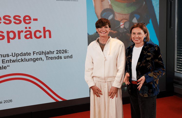 V.l.n.r.: Astrid Steharnig-Staudinger, Geschäftsführerin der Österreich Werbung, und Susanne Kraus-Winkler, Obfrau der Bundessparte Tourismus und Freizeitwirtschaft in der WKÖ