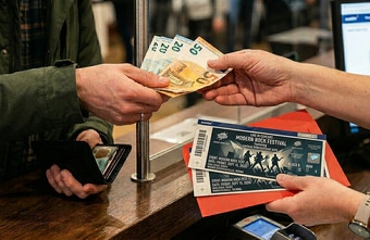Österreicher wollen 2026 mehr Geld für echte Erlebnisse ausgeben