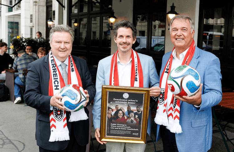 V.l.n.r.: Wiens Bürgermeister Michael Ludwig, der Obmann der Fachgruppe Gastronomie der WKW Thomas Petscha und Wirtschaftskammer-Wien-Präsident Walter Ruck 