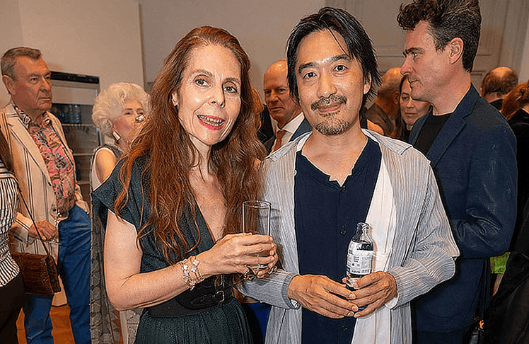 Alexandrine Maviel-Sonet (Direktorin für Kulturerbe und Ausstellung bei Van Cleef & Arpels) und der japanische Architekt Tsuyoshi Tane