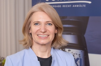 AUA schreibt tiefrote Zahlen und streicht Strecken