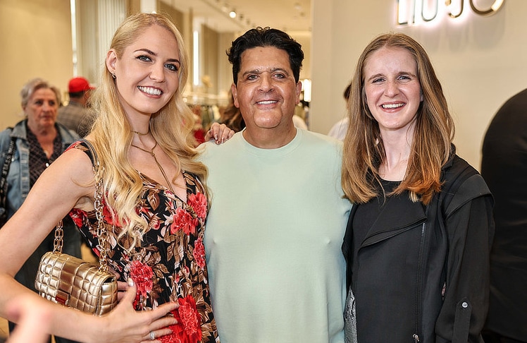 V.l.n.r.: Model Beatrice Turin, Sänger Tony Wegas und Promiwinzerin Katharina Baumgartner.