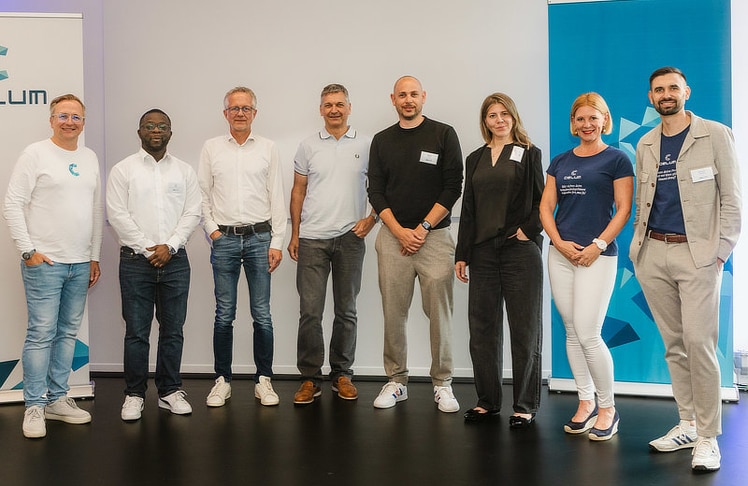 Die Keynote-Speaker:innen (v.l.n.r.): Michael J. Kräftner (Celum), Isaac Kuke (Ritter Energie), Andreas Boekhoff (Claas), Michael Herbstritt (Auma), Marcus Strobel (Dermapharm), Valerie Semorad (Brau Union), Alexandra Vetrovsky-Brychta (Celum) und Alessandro Kurzidim (Celum).