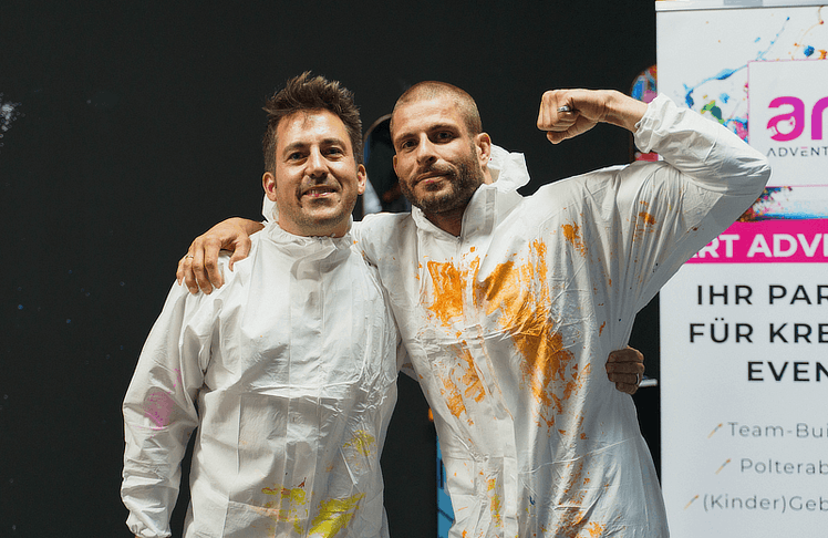 V.l.n.r.: Die Schauspieler Leonhard Srajer und Max Ortner © Leon Moik/ Moik Media 
