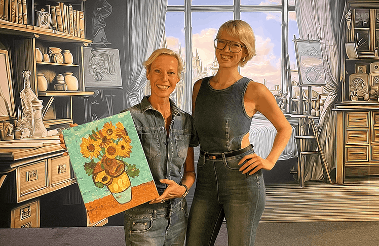 V.l.n.r.: Die Models Martina Gleissenebner-Teskey und Lou-Anne Gleissenebner © Sister Act Communications 
