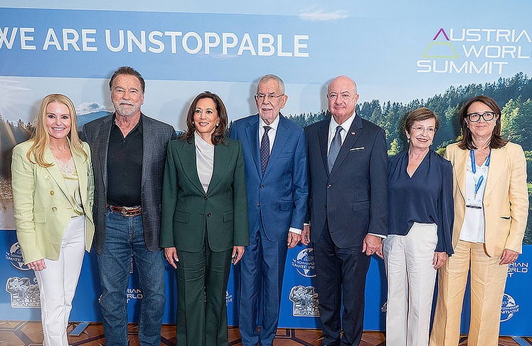 V.l.n.r.: Heather Milligan, Arnold Schwarzenegger, Kamala Harris, Alexander Van der Bellen, Christian Stocker, Doris Schmidauer und Monika Langthaler © Andreas Tischler