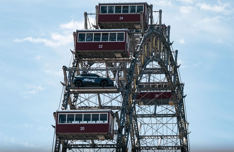Das Wiener Riesenrad wird zur Bühne für den neuen Cupra Raval