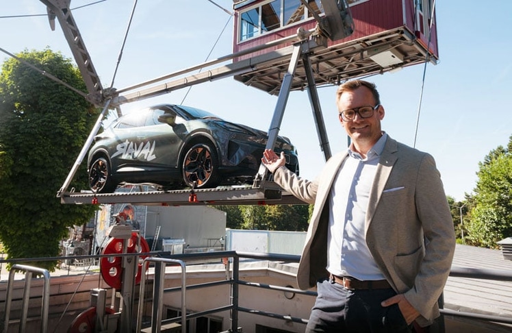 Timo Sommerauer, Markenleiter Cupra Österreich, bei der Präsentation der Marketingaktion rund um das Wiener Riesenrad