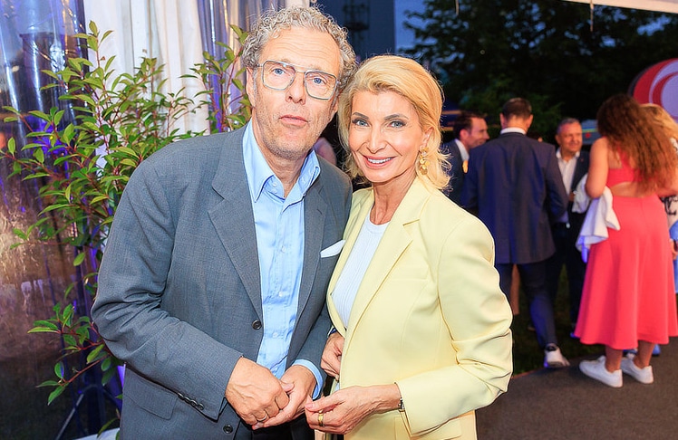 ORF-Stiftungsratsvorsitzender Heinz Lederer mit Moderatorin Nadja Mader.