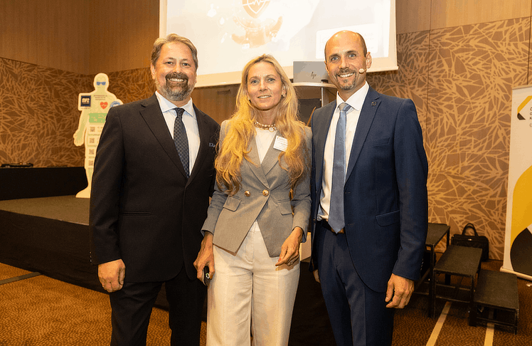 V.l.n.r.: Manfred Pascher, geschäftsführender Gesellschafter von MP2 IT-Solutions, Gerlinde Macho, Unternehmensgründerin MP2 IT-Solutions und Christoph Kitzler, Leiter des Competence Center Digital Healthcare by MP2 IT-Solutions