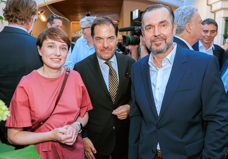 VÖZ-Heuriger versammelte Top-Vertreter aus Medien, Politik und Wirtschaft